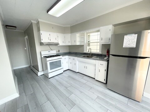 87 Avenue C in Bayonne, NJ - Building Photo