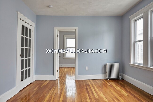 52 Mansfield St, Unit 2 in Somerville, MA - Building Photo - Building Photo