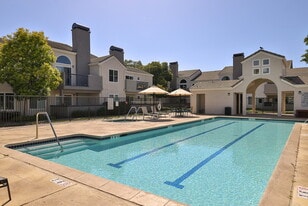 Fosters Landing in Foster City, CA - Building Photo