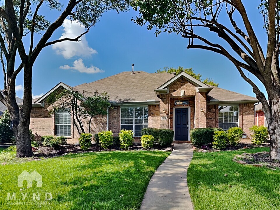 8217 Burleigh St in Frisco, TX - Building Photo