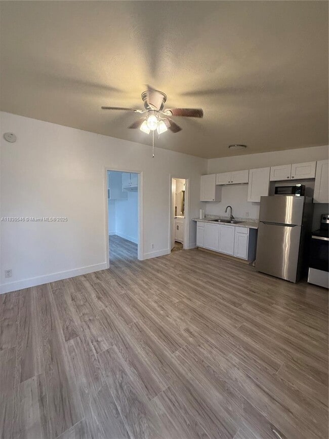 1107 Seventh Way in Ft. Myers, FL - Building Photo - Building Photo