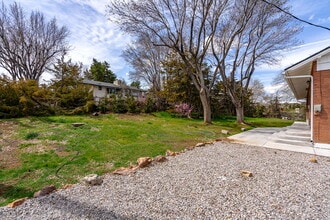 2315 Armstrong Ln in Reno, NV - Building Photo - Building Photo