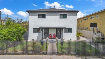 915 E 91st St in Los Angeles, CA - Building Photo