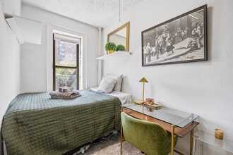 542 E 14th St in New York, NY - Building Photo - Building Photo