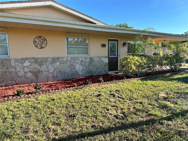 108 SE Soneto Ct in Port St. Lucie, FL - Building Photo - Building Photo