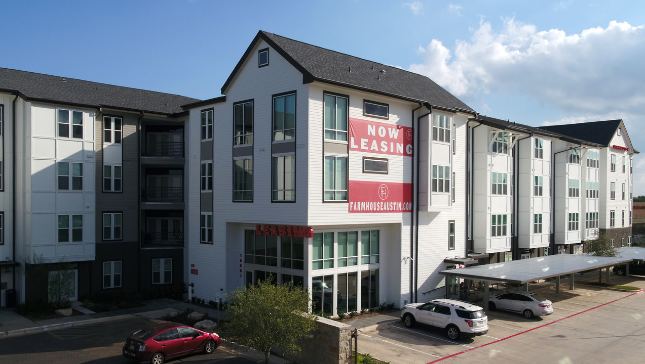 Farmhouse Apartments in Austin, TX - Building Photo