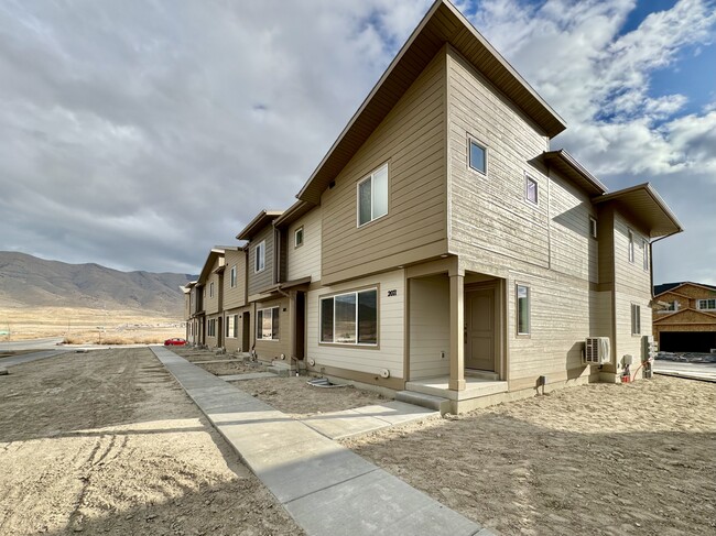 2071 Sand Holw Dr in Eagle Mountain, UT - Building Photo - Building Photo