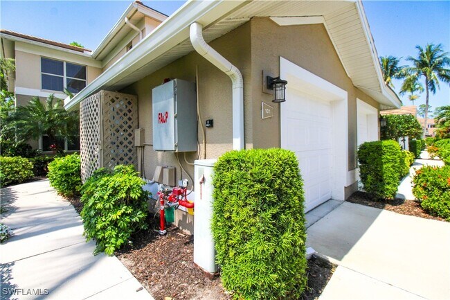 817 Carrick Bend Cir