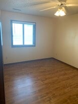 25 Lincoln Ave, Unit 2