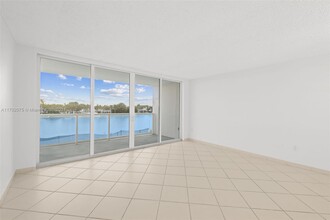 5750 Collins Ave in Miami Beach, FL - Building Photo - Building Photo