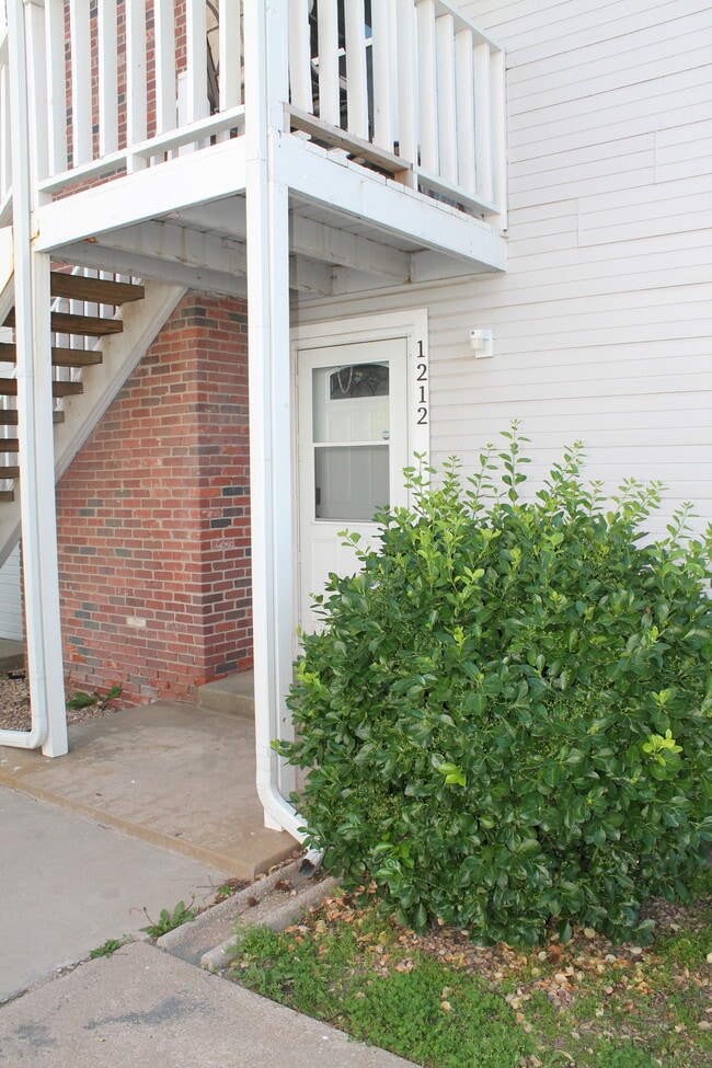 1717 S Cypress St, Unit 1212