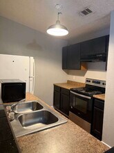5721 Lochmoor in San Antonio, TX - Building Photo - Building Photo