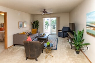 SH - Stonehedge Apartments in Sioux Falls, SD - Foto de edificio - Interior Photo