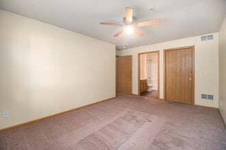 144 Bertram Dr in Yorkville, IL - Building Photo - Building Photo