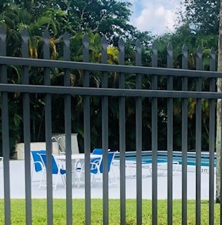 2400 SW 19th Ave-Unit -Villa 104 in Boynton Beach, FL - Building Photo