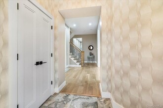 260 W Main St in Goshen, NY - Foto de edificio - Building Photo