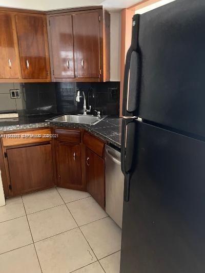 1430 Brickell Bay Dr in Miami, FL - Building Photo - Building Photo