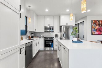 1105 E 12th St in Austin, TX - Building Photo - Building Photo