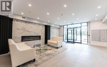 120 Springvalley Crescent in Hamilton, ON - Building Photo - Building Photo