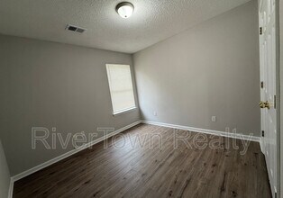 7986 Marsha Woods Dr in Memphis, TN - Building Photo - Building Photo