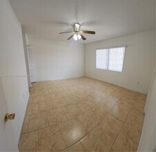 295 NW 72nd Ave in Miami, FL - Building Photo - Building Photo