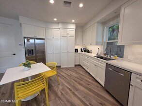 2796 N Dalenhurst Pl in Simi Valley, CA - Building Photo - Building Photo