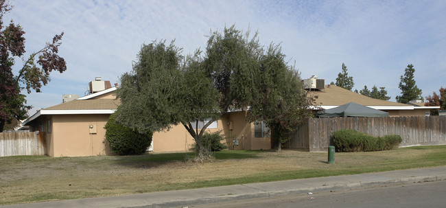 1865 Carter Way in Atwater, CA - Building Photo - Building Photo