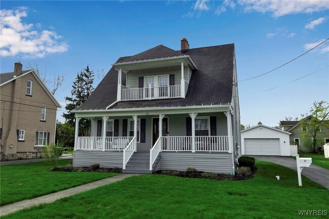 31 Maple Ave in Lancaster, NY - Building Photo - Building Photo