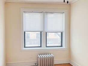 4725 N Leavitt St in Chicago, IL - Building Photo - Building Photo