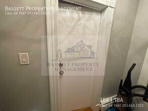 1602 Whitney Ave-Unit -Apt 1 in Hamden, CT - Foto de edificio - Building Photo