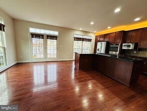 25550 Oak Medley Terrace in Aldie, VA - Foto de edificio - Building Photo