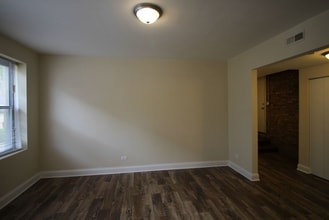 5003 N Sawyer Ave, Unit GDN in Chicago, IL - Building Photo - Building Photo