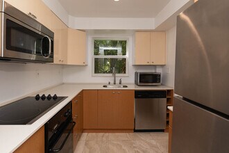 1498 Jefferson Ave, Unit 301 in Miami Beach, FL - Building Photo - Building Photo