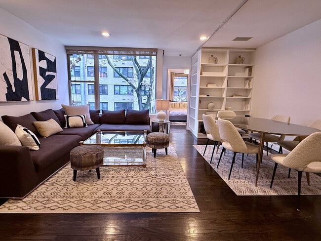 323 E 51st St in New York, NY - Building Photo - Building Photo
