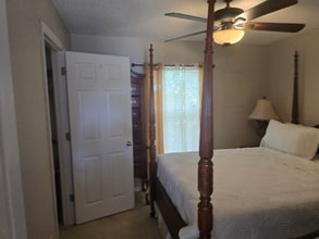 3200 Riverhead Dr in Deltona, FL - Building Photo - Building Photo