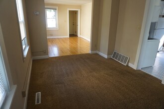 939 Weeks Ave SE in Minneapolis, MN - Building Photo - Building Photo