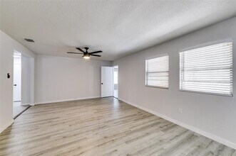 1815 Greendale Dr in Dallas, TX - Building Photo - Building Photo