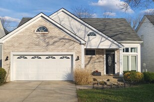 5211 Silverton Ln in Louisville, KY - Building Photo