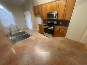 4907 Chase Stone Dr in Bacliff, TX - Building Photo - Building Photo