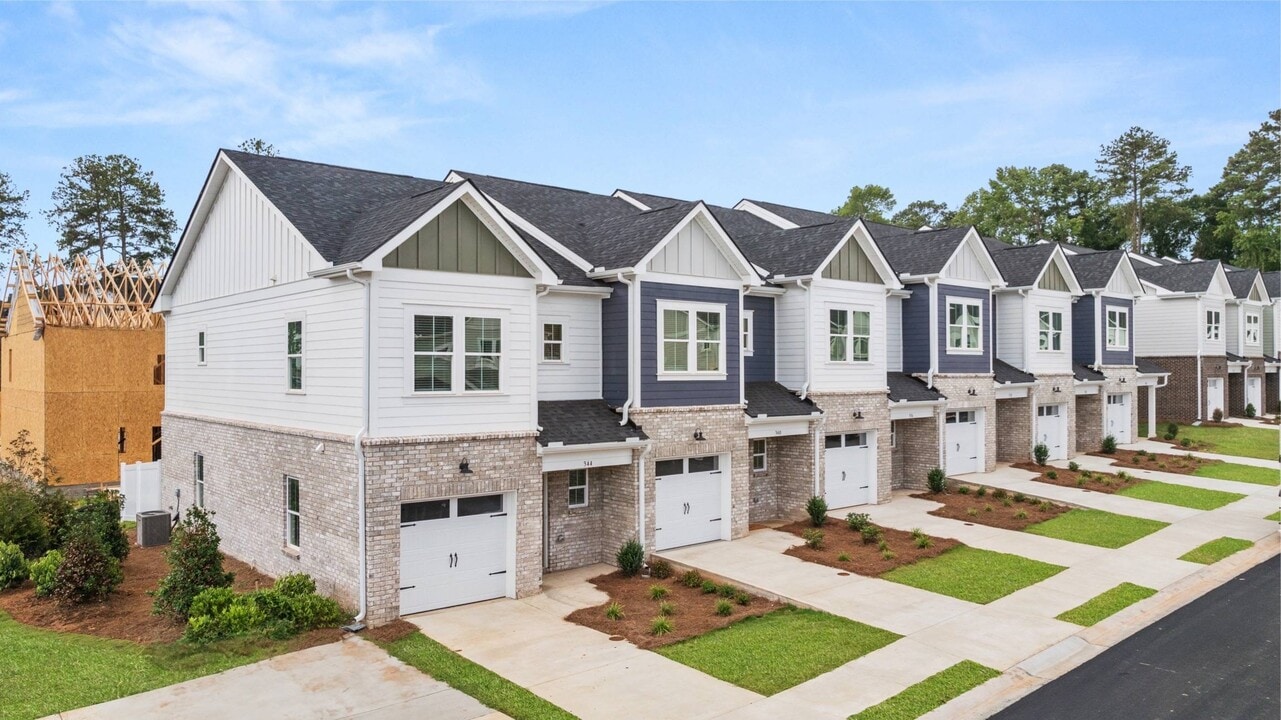 Marglyn Matthews in Matthews, NC - Foto de edificio