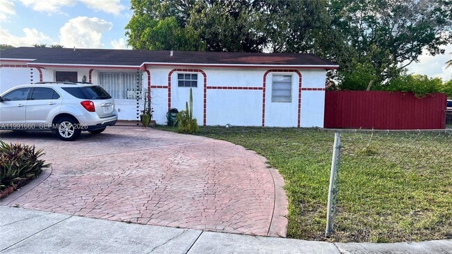 4443 NW 179th Terrace in Miami Gardens, FL - Building Photo - Building Photo