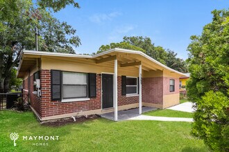 2265 W 13th St in Jacksonville, FL - Foto de edificio - Building Photo