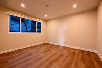 1427 N Vista St in Los Angeles, CA - Foto de edificio - Building Photo