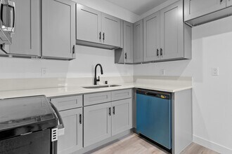 9632 Ball Road in Anaheim, CA - Building Photo - Interior Photo