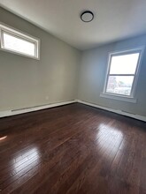 34 Clinton Pl, Unit Apt 2 in Newark, NJ - Building Photo - Building Photo