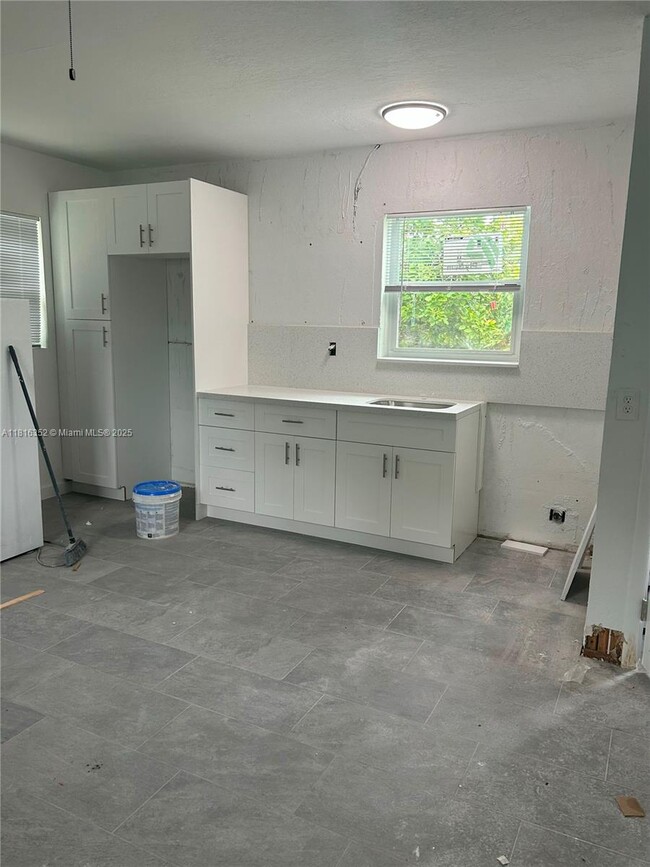1220 NE 110th Terrace in Miami, FL - Building Photo - Building Photo