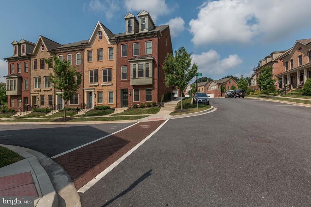 6128 Solent Pl NE in Washington, DC - Building Photo