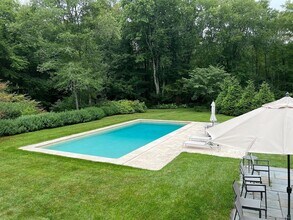 120 Merwins Ln in Fairfield, CT - Building Photo - Building Photo