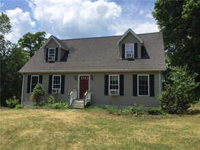 317 Bellvale Lakes Rd in Warwick, NY - Building Photo - Building Photo