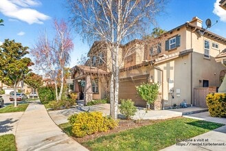 27544 N Weeping Willow Dr in Santa Clarita, CA - Foto de edificio - Building Photo